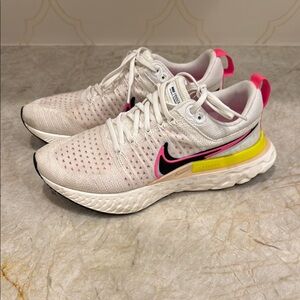 Nike Women's Running Shoes - White and Pink